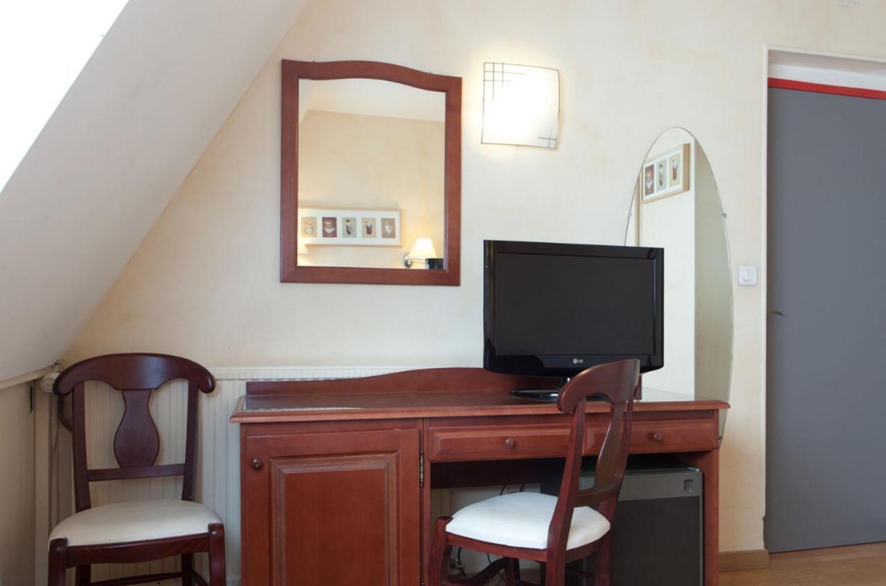 Cosmotel Hotel Paris Rum bild